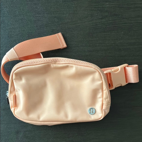 Lululemon Coral Belt Bag - Picture 1 of 3